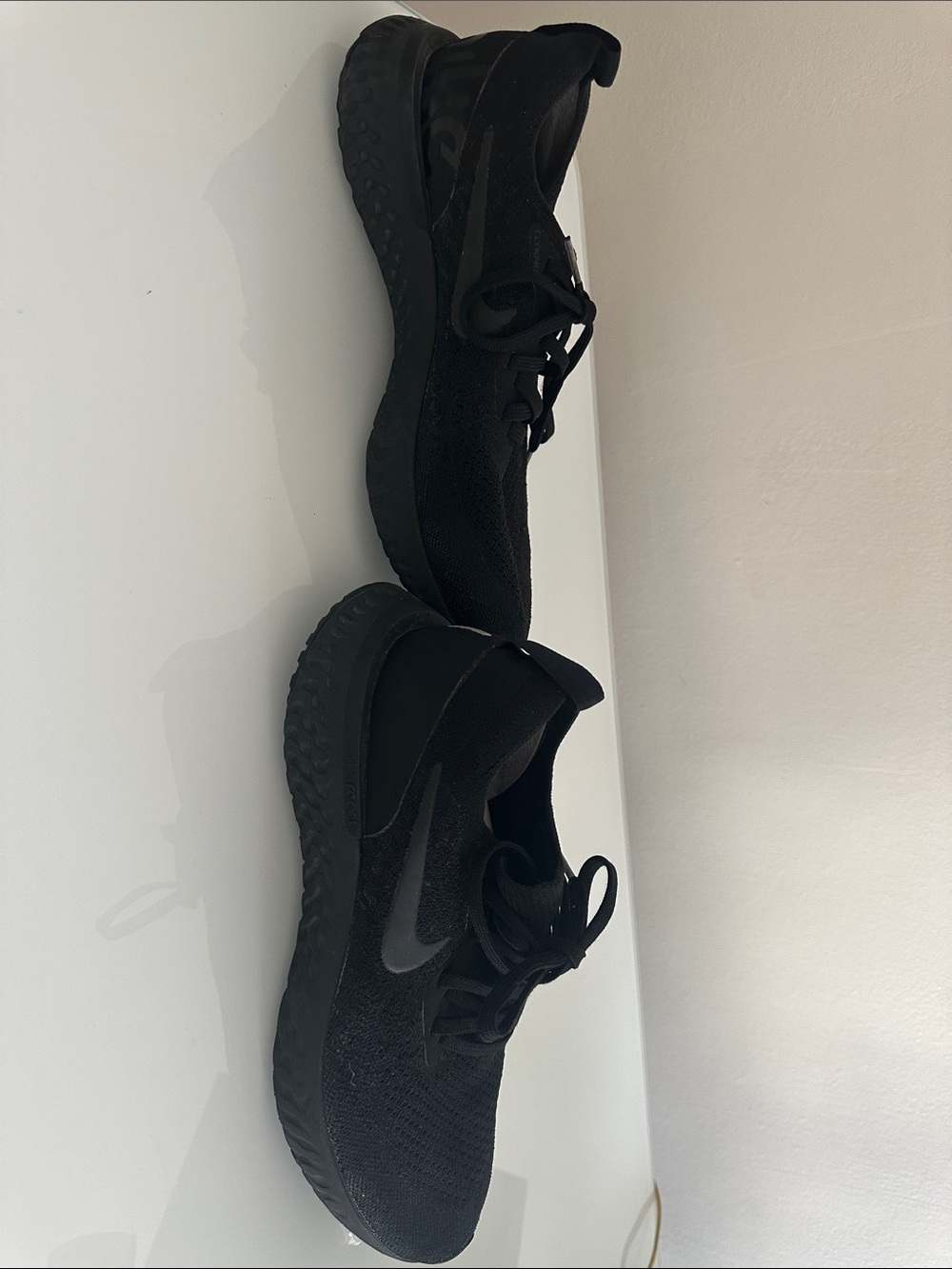 Nike Wonen's Black Knit Lace-Up Running Shoes